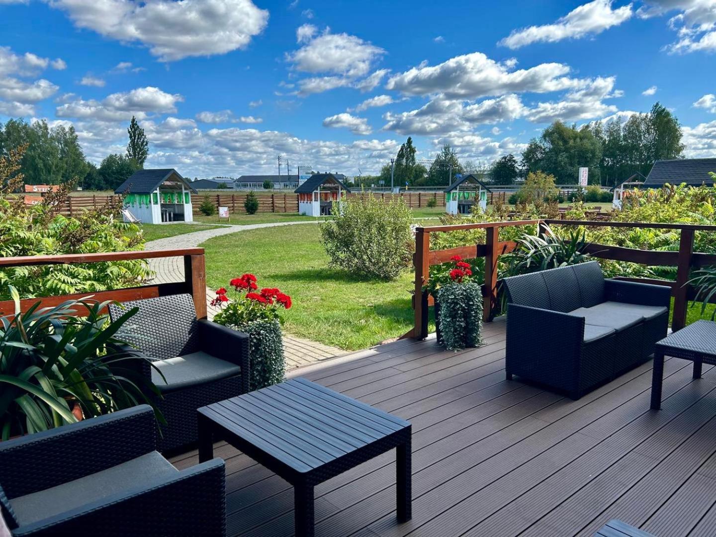 Hotel Tirest Гребишев Экстерьер фото