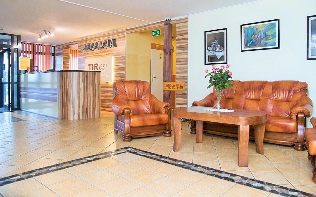 Hotel Tirest Гребишев Экстерьер фото